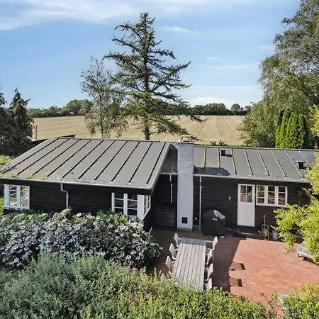 Feriehus Idyllic Tranquility And Island Atmosphere On Thuro *