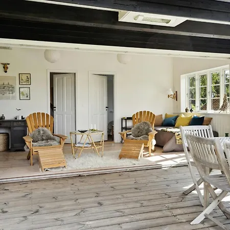 Idyllic Tranquility And Island Atmosphere On Thuro Holiday home *