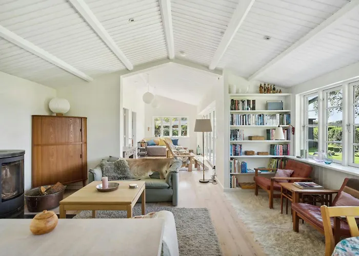 別荘 Idyllic Tranquility And Island Atmosphere On Thuro スベンボー